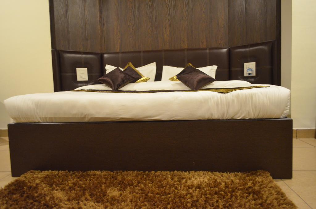 Hotel Red Orchid Meerut Zimmer foto